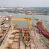 Thị trường đóng tàu còn nhiều dư địa và Việt Nam cần sớm có các cơ chế, chính sách hỗ trợ các doanh nghiệp đóng tàu để đón nhận thêm nhiều đơn hàng. (Ảnh: Việt Hùng/Vietnam+)