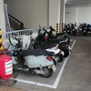 Khu vực bố trí sạc dành cho xe máy điện tại một chung cư ở Hà Nội. (Ảnh: Việt Hùng/Vietnam+)