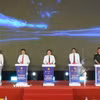 Phó Thủ tướng Chính phủ Lê Tiến Châu cũng lãnh đạo các địa phương ấn nút khởi công Dự án đầu tư hoàn chỉnh cao tốc đoạn Hà Nội-Thái Nguyên-Chợ Mới. (Ảnh: Việt Hùng/Vietnam+)