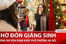 Không khí Giáng sinh rộn ràng trên đường phố Hà Nội 