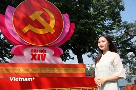 Hà Nội rực rỡ cờ hoa, khẩu hiệu chào mừng Đại hội lần thứ XIV của Đảng