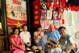 Những góc phố check-in rợp trong cờ đỏ, sao vàng nhân dịp kỷ niệm Tết Độc lập