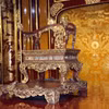 Ngai vàng - Bảo vật quốc gia ở vị trí trung tâm của Điện Thái Hoà. (Ảnh: Đỗ Trưởng/TTXVN)