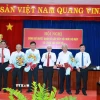 Tỉnh ủy Bình Dương trao quyết định nghỉ hưu trước tuổi đối với lãnh đạo tỉnh. (Ảnh: Dương Chí Tưởng/TTXVN)