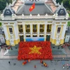 600 phụ nữ thủ đô đồng diễn áo dài, xếp khối hình cờ Tổ quốc trước Nhà hát Lớn