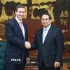 Thủ tướng Phạm Minh Chính tiếp ông Jeffrey David Perlman, Tổng giám đốc điều hành Quỹ đầu tư Warburg Pincus (Hoa Kỳ). (Ảnh: Dương Giang/TTXVN)