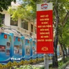Băngrôn, pano, ápphích và nhiều hình ảnh chào mừng 50 năm Ngày Giải phóng miền Nam, thống nhất đất nước được treo dọc đường Đồng Khởi (Quận 1, Thành phố Hồ Chí Minh). (Ảnh: Thanh Vũ/TTXVN)