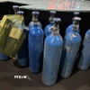 Bình chứa "khí cười" N2O. (Ảnh: TTXVN phát)