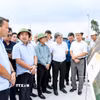 Bí thư Thành ủy Hà Nội Trần Đức Thắng và Đoàn công tác của thành phố Hà Nội kiểm tra thực địa tại Dự án xây dựng tuyến đường Mỹ Đình-Ba Sao-Bái Đính (đoạn nối từ đường trục phía Nam đến đường Hương Sơn-Tam Chúc). (Ảnh: Trung Nguyên/TTXVN)