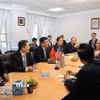 Quang cảnh buổi làm việc giữa Bộ trưởng Công thương Nguyễn Hồng Diên và lãnh đạo Tập đoàn Excelerate Energy (Hoa Kỳ). (Ảnh: TTXVN phát)