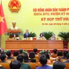Thường trực HĐND thành phố Hà Nội chủ trì kỳ họp. (Ảnh: Văn Điệp/TTXVN)