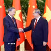 Tổng Bí thư, Chủ tịch nước Tô Lâm hội kiến Thủ tướng Trung Quốc Lý Cường. (Ảnh: Thống Nhất/TTXVN)