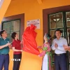 Quang cảnh Lễ khánh thành và bàn giao phòng học mới tại điểm trường Mầm non Đề Lảng. (Ảnh: Huy Thông/TTXVN)