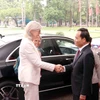 Ông Trần Lưu Quang, Bí thư Trung ương Đảng, Bí thư Thành ủy Thành phố Hồ Chí Minh, chào đón bà Sam Mostyn, Toàn quyền Australia. (Ảnh: Xuân Khu/TXVN)