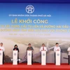 Thủ tướng Phạm Minh Chính và các đại biểu phát lệnh khởi công Dự án đầu tư xây dựng cầu Tứ Liên và đường hai đầu cầu. (Ảnh: Quốc Khánh/TTXVN)
