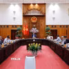 Thủ tướng Phạm Minh Chính chủ trì họp Thường trực Chính phủ để rà soát tình hình triển khai tiến độ các dự án đường sắt. (Ảnh: Dương Giang/TTXVN)