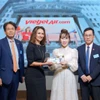 Chủ tịch NYSE Lynn Martin (váy đen) chào mừng Chủ tịch Vietjet Nguyễn Thị Phương Thảo thăm NYSE.