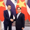 Phó Thủ tướng, Bộ trưởng Ngoại giao Bùi Thanh Sơn đón Bộ trưởng Ngoại giao Thái Lan Maris Sangiampongsa. (Ảnh: An Đăng/TTXVN)