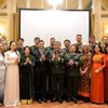 Thượng tướng Nguyễn Văn Hiền cùng cán bộ Văn phòng Tùy viên Quốc phòng Việt Nam tại Italy và các đại biểu tham dự buổi lễ. (Nguồn: Báo Quân đội Nhân dân)
