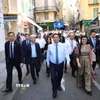 Thủ tướng Phạm Minh Chính và Phu nhân thăm phố cổ Nice. (Ảnh: Dương Giang/TTXVN)