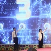 Lãnh đạo Sở Văn hóa, Thể thao và Du lịch Cao Bằng cùng lãnh đạo Cục Văn hóa, Truyền thông, Thể thao và Du lịch thành phố Bách Sắc (Quảng Tây, Trung Quốc) nhấn nút khai trương tuyến du lịch qua biên giới thành phố Cao Bằng – thành phố Bách Sắc. (Ảnh: Quốc Đạt/TTXVN)