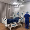 Nạn nhân vụ tai nạn được chăm sóc, điều trị tại bệnh viện trên đảo Phú Quốc. (Ảnh: TTXVN phát)