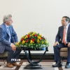 Thủ tướng Phạm Minh Chính tiếp Bí thư toàn quốc Đảng Cộng sản Pháp Fabien Roussel. (Ảnh: Dương Giang/TTXVN)