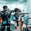 Các xạ thủ của tổ súng trường như Phí Thanh Thảo, Lê Thị Mộng Tuyền, Nguyễn Phạm Hiền Khanh… đang tập trung tích lũy thêm chuyên môn ở mỗi buổi tập. (Ảnh: Minh Quyết/TTXVN)