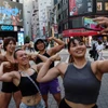 Những phụ nữ với cơ bắp săn chắc làm việc tại Muscle Girls. (Nguồn: Japan Times)