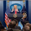 Tổng thống Mỹ Donald Trump phát biểu họp báo tại Nhà Trắng, Washington, D.C., ngày 30/1/2025. (Ảnh: THX/TTXVN)