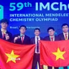 Cả bốn học sinh tham dự Olympic Hóa học Quốc tế Mendeleev lần thứ 59 đều đoạt huy chương. (Ảnh: TTXVN phát)