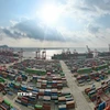 Cảng biển nước sâu Dương Sơn ở vịnh Hàng Châu, phía Nam Thượng Hải (Trung Quốc). (Ảnh: THX/TTXVN)