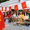 Không gian "Bếp Việt" thu hút bạn bè quốc tế. (Ảnh: Lê Hoàng/TTXVN)