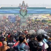 Những người hành hương tham gia lễ hội tôn giáo Kumbh Mela ở thành phố Prayagraj (Ấn Độ). (Ảnh: ANI/TTXVN)