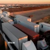 Xe chở hàng qua cầu biên giới Zaragoza-Ysleta ở Ciudad Juarez, bang Chihuahua (México), ngày 31/1/2025. (Ảnh: Reuters/TTXVN)