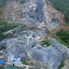 Hoạt động khai thác đá xây dựng tại một mỏ đá tại xã Bản Cầm, huyện Bảo Thắng (Lào Cai). (Ảnh: Quốc Khánh/TTXVN)