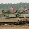 Xe quân sự Mỹ tham gia cuộc tập trận của NATO tại Orzysz (Ba Lan) ngày 22/4/2024. (Ảnh: PAP/TTXVN)