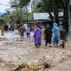 Nước lũ tại một khu vực ở làng Khurai Konsam Leikai thuộc quận Imphal East, bang Manipur (Ấn Độ), ngày 31/5/2025. (Nguồn: AFP/The Star)