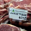 Thịt bò được bày bán tại cửa hàng ở Yarraville, ngoại ô Melbourne (Australia). (Ảnh: AFP/TTXVN)