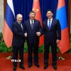 (Từ trái sang) Tổng thống Nga Vladimir Putin, Chủ tịch Trung Quốc Tập Cận Bình và Tổng thống Mông Cổ Ukhnaa Khurelsukh tại cuộc gặp ở Bắc Kinh ngày 2/9/2025. (Ảnh: THX/TTXVN)
