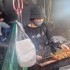 Một quán xiên nướng ở quận Hoàn Kiếm (Hà Nội). (Ảnh: Phương Anh/TTXVN)