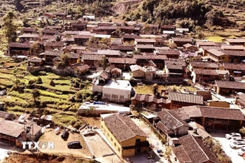 Một góc không gian văn hóa làng du lịch tốt nhất thế giới - Lô Lô Chải (Lũng Cú, Tuyên Quang). (Ảnh: Đức Thọ/TTXVN)