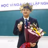 Tạ Ngọc Minh với niềm vui khi giành Huy chương Vàng Olympic Vật lý Quốc tế. (Ảnh: Thanh Thương/TTXVN)