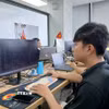 Doanh nghiệp khởi nghiệp ngành vi mạch bán dẫn và AI được hỗ trợ không gian làm việc tại Khu Công nghệ thông tin tập trung, Công viên phần mềm Đà Nẵng số 2. (Ảnh: Mỹ Hà/TTXVN)