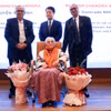 Lễ trao Giải thưởng Hòa bình Romesh Chandra cho bà Nguyễn Thị Bình. (Nguồn: Báo Vietnamnet)