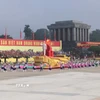 Xe rước chân dung Chủ tịch Hồ Chí Minh diễu qua Lễ đài. (Ảnh: Quốc Khánh/TTXVN)