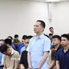 Bị cáo Mai Anh Việt khai báo tại phiên tòa. (Ảnh: Kim Anh/ TTXVN)