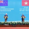 Thủ tướng Phạm Minh Chính và Thủ tướng New Zealand Christopher Luxon tuyên bố nâng cấp quan hệ Việt Nam- New Zealand lên Đối tác Chiến lược toàn diện. (Ảnh: Dương Giang/TTXVN)
