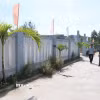 Con đường vào nhà văn hóa thôn Tuyết Diêm 3 được mở rộng nhờ ông Binh hiến đất. (Ảnh: Đinh Hương/TTXVN)