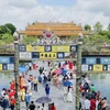 Các điểm du lịch, di tích lịch sử ở Huế thu hút lượng lớn khách tham quan. (Ảnh: Văn Dũng/TTXVN)